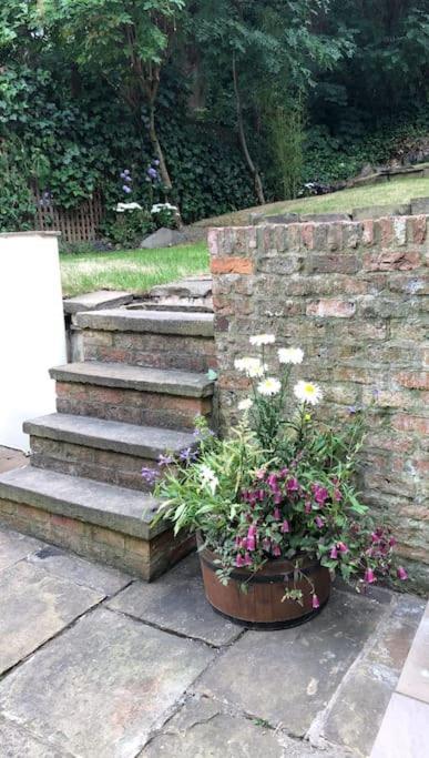 Garden House Vila York Exterior foto
